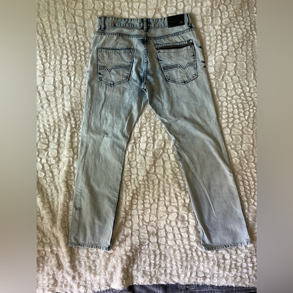 I.N.C International, Men’s pre-owned blue washed distressed jeans W34XL32. - Picture 7 of 14